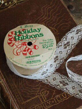 Vintage 1980s White Raschel Floral Lace Trim, Offray 3 Yards, 1.25" Wide